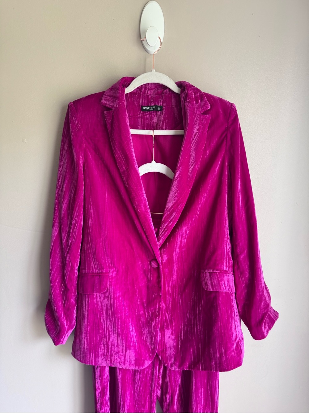 Nasty Gal Hot Pink Crushed Velvet Tailored BLAZER Suit Set 33 Inseam Size 8 - Picture 3 of 14